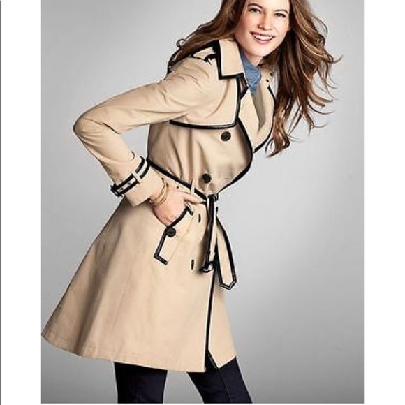 Victoria's Secret Jackets & Blazers - Victoria Secret “Secret Trench” in beige size 6